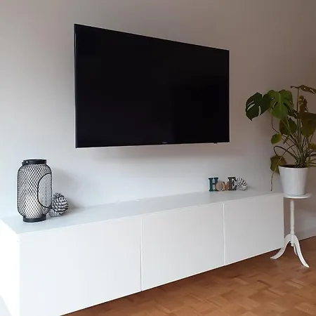 Moderne Familienfreundliche Am Waldrand Von Mit Terrasse Daire