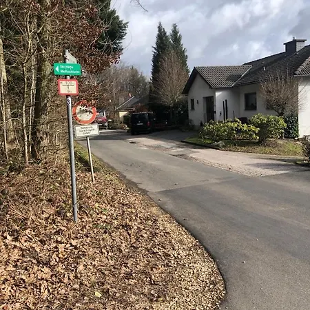 Moderne Familienfreundliche Am Waldrand Von Mit Terrasse Daire