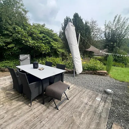 Moderne Familienfreundliche Am Waldrand Von Mit Terrasse 公寓 普鲁姆