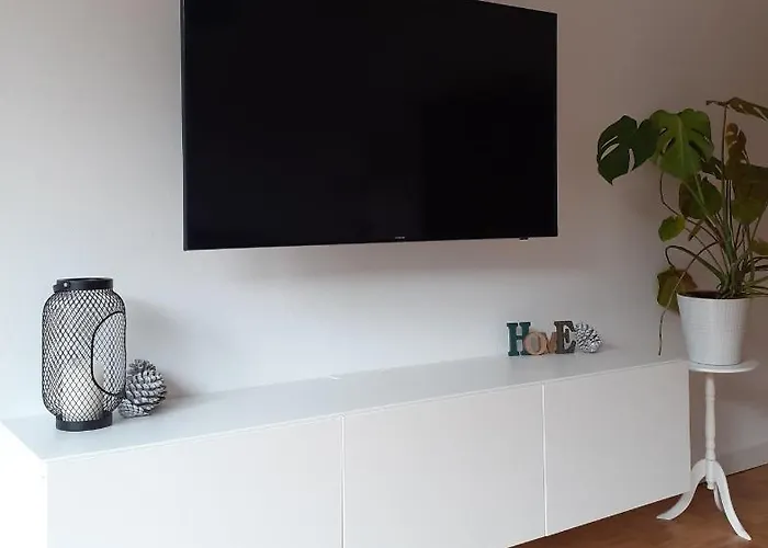 Helle, Moderne Am Waldrand In Für Max 4 Personen Apartment