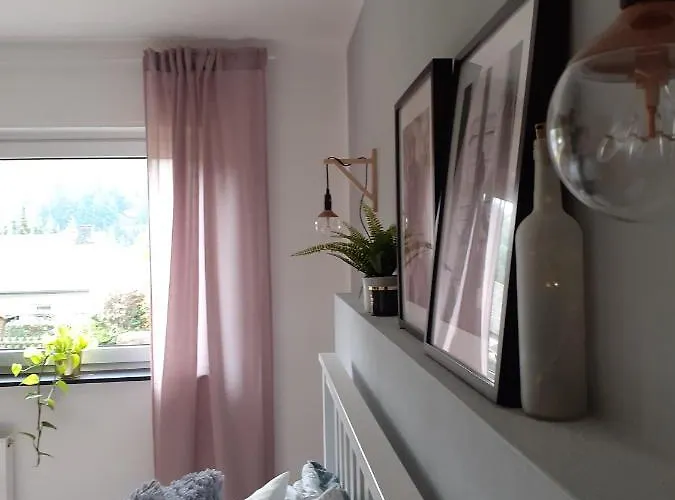 Helle, Moderne Am Waldrand In Für Max 4 Personen *