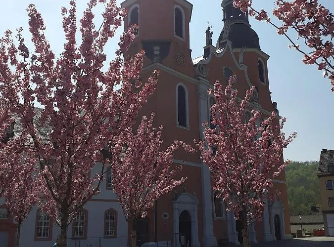 Helle, Moderne Am Waldrand In Für Max 4 Personen Apartment Prüm