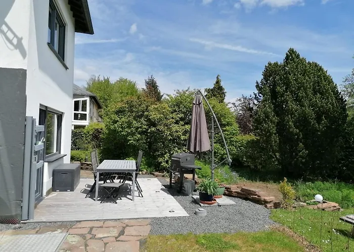 Helle, Moderne Am Waldrand In Für Max 4 Personen Prüm