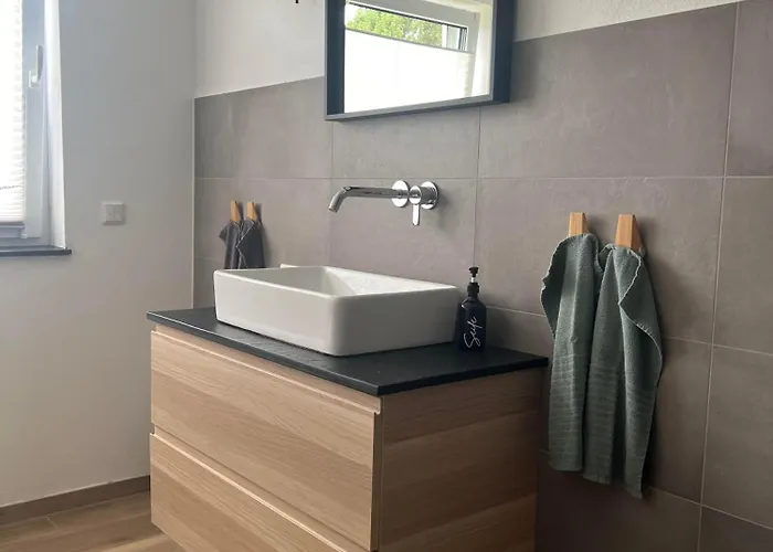 Helle, Moderne Am Waldrand In Für Max 4 Personen Apartment *