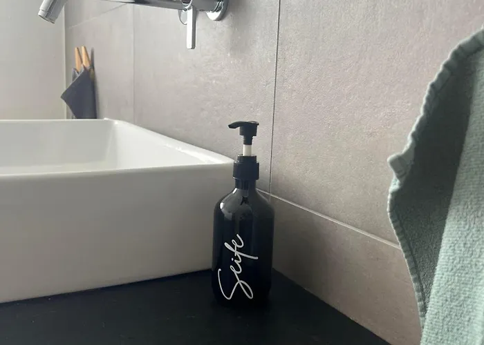 Helle, Moderne Am Waldrand In Für Max 4 Personen Prüm